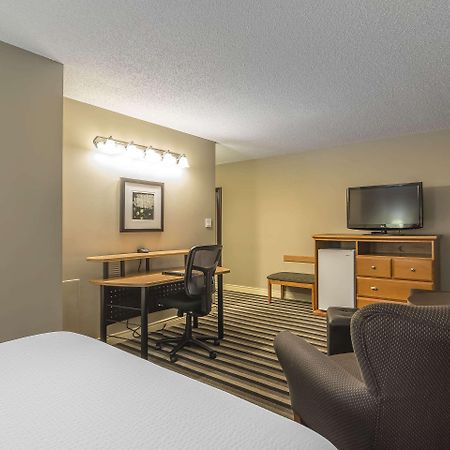 Quality Inn West Edmonton Luaran gambar